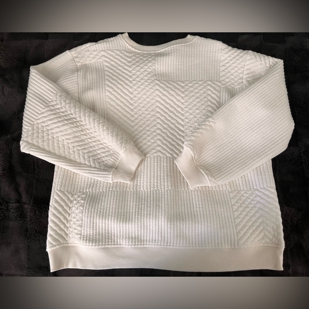 Zara Women's Off-White Crew Neck Sweater